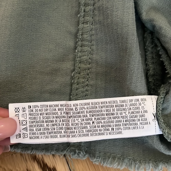 FOREVER 21 CORDUROY CROPPED JACKET - Picture 3 of 3